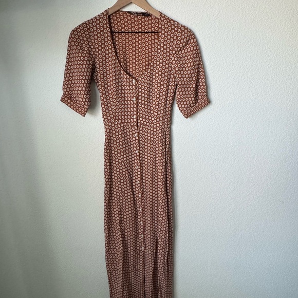 Elegant Polka Dot Maxi Dress - Picture 4 of 12